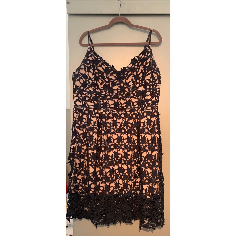 City Chic L/20 crochet tea dress